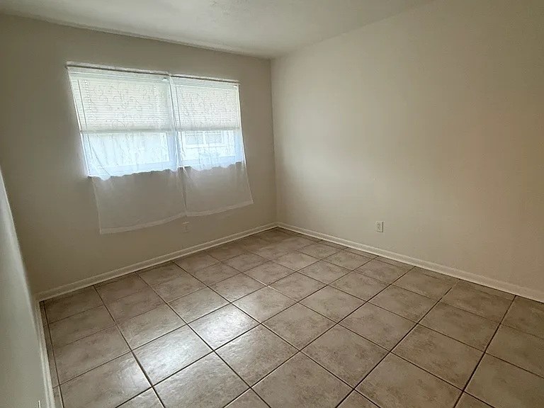 4911 York St #4 — Photo 10