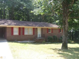 6113 Pinecrest Dr, Covington, GA