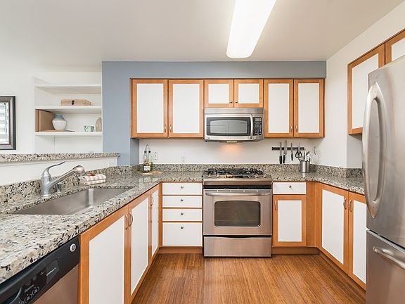 3rd image of 601 Alabama St Unit 303