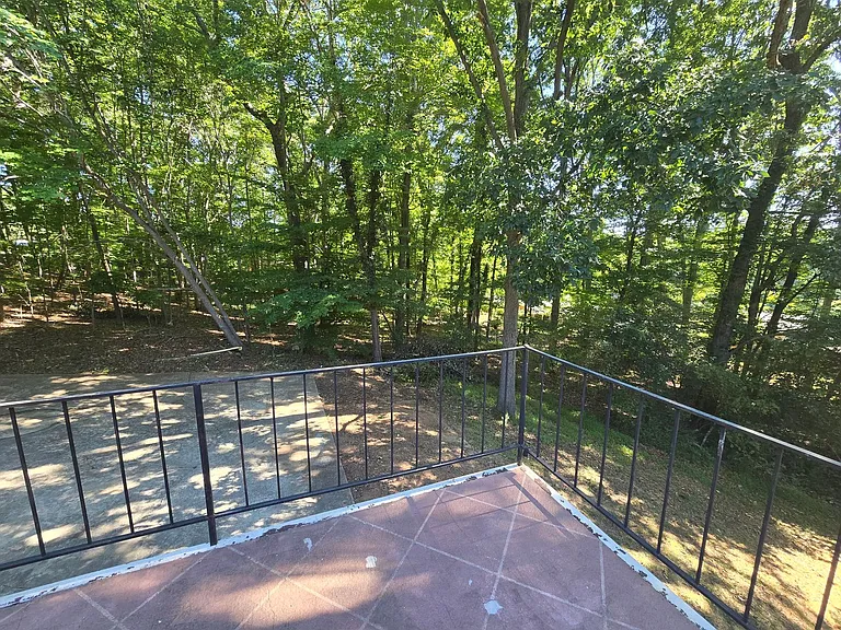 1194 Ingram Dr — Photo 33