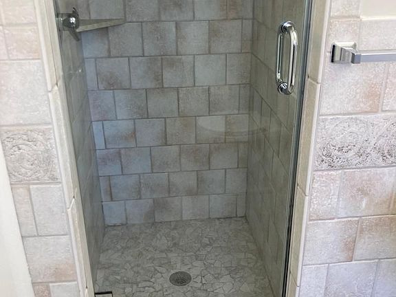 3rd image of 5001 White Flint Dr