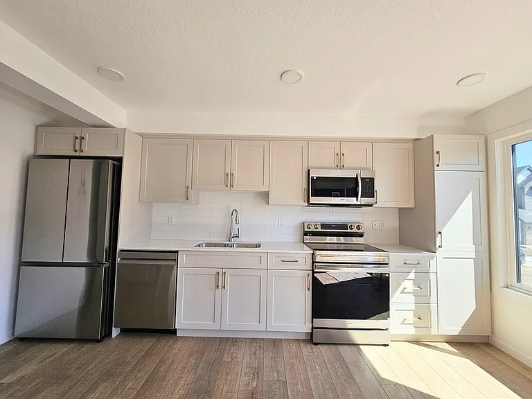 19440 22nd Ave NW — Photo 6