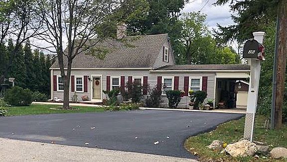 2nd image of 326 N River Glen Ave