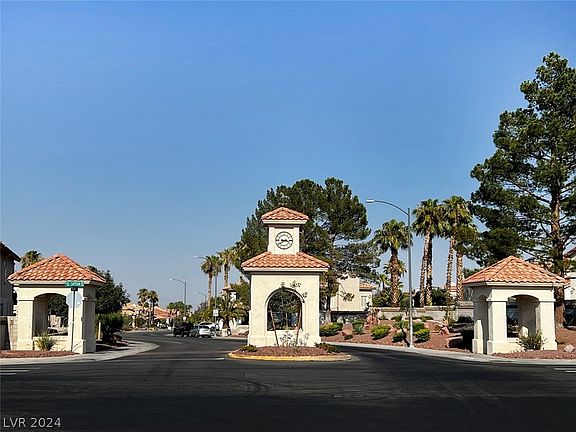 2nd image of 8716 Country Pines Ave