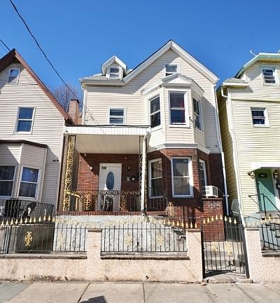 3rd image of 780 Madison Ave