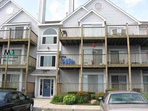 1st image of 37524 Jefferson Ave