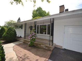 1208 Getzelman Ter, Algonquin, IL 60102