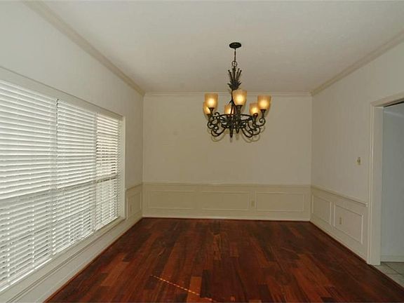 2nd image of 4123 Island Hills Dr