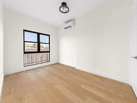 4th image of 1147 Bedford Ave #4R