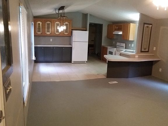 3rd image of 194 Carri Dr