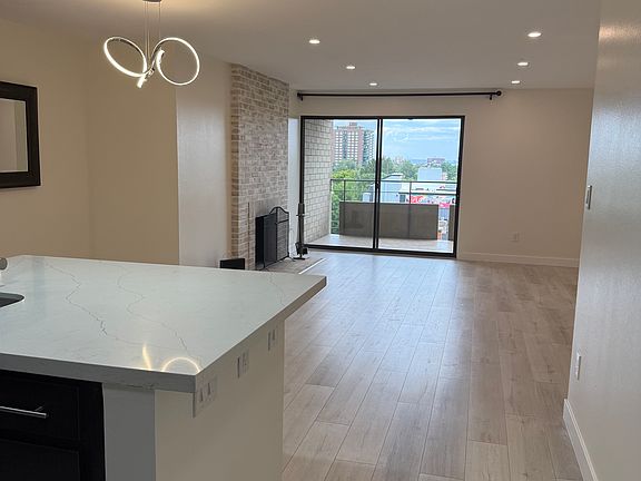 2nd image of 800 N Pearl St APT 611