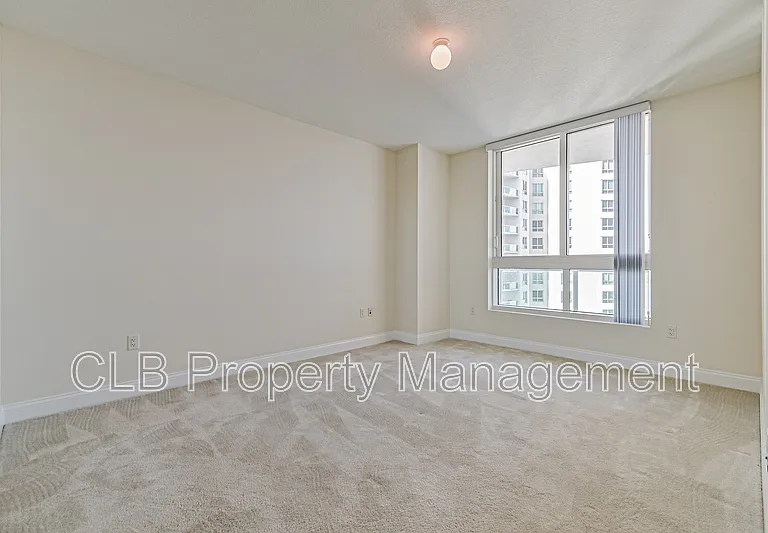 241 Riverside Dr #807 — Photo 6