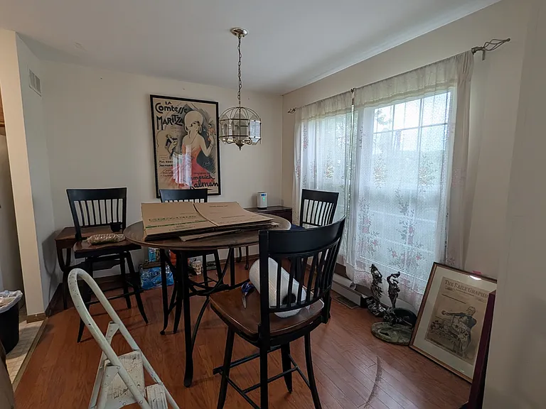410 Orleans Ave — Photo 7