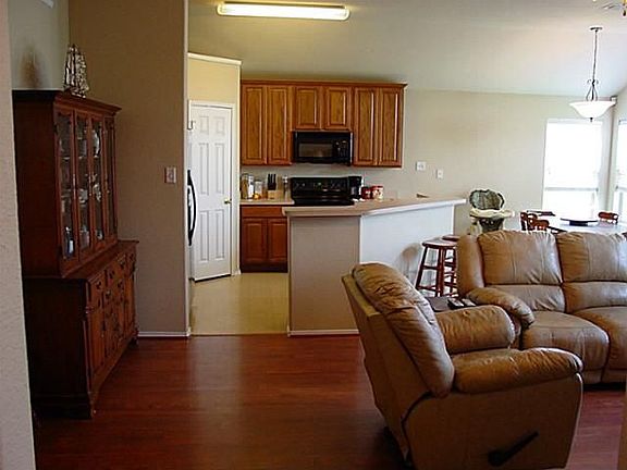 2nd image of 809 Chrissy Creek Ln