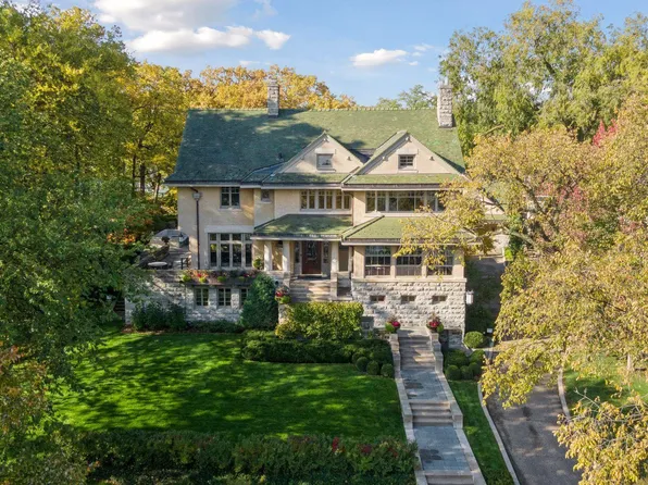 2706 W Lake Of The Isles Pkwy, Minneapolis, MN 55416