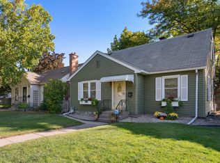 1488 Saint Albans St N, Saint Paul, MN 55117