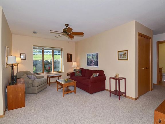 2nd image of 101 Elizabeth Ct #10