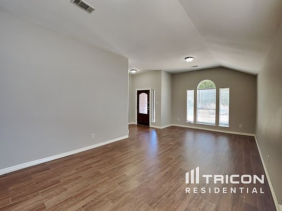3rd image of 221 Mesa Vw