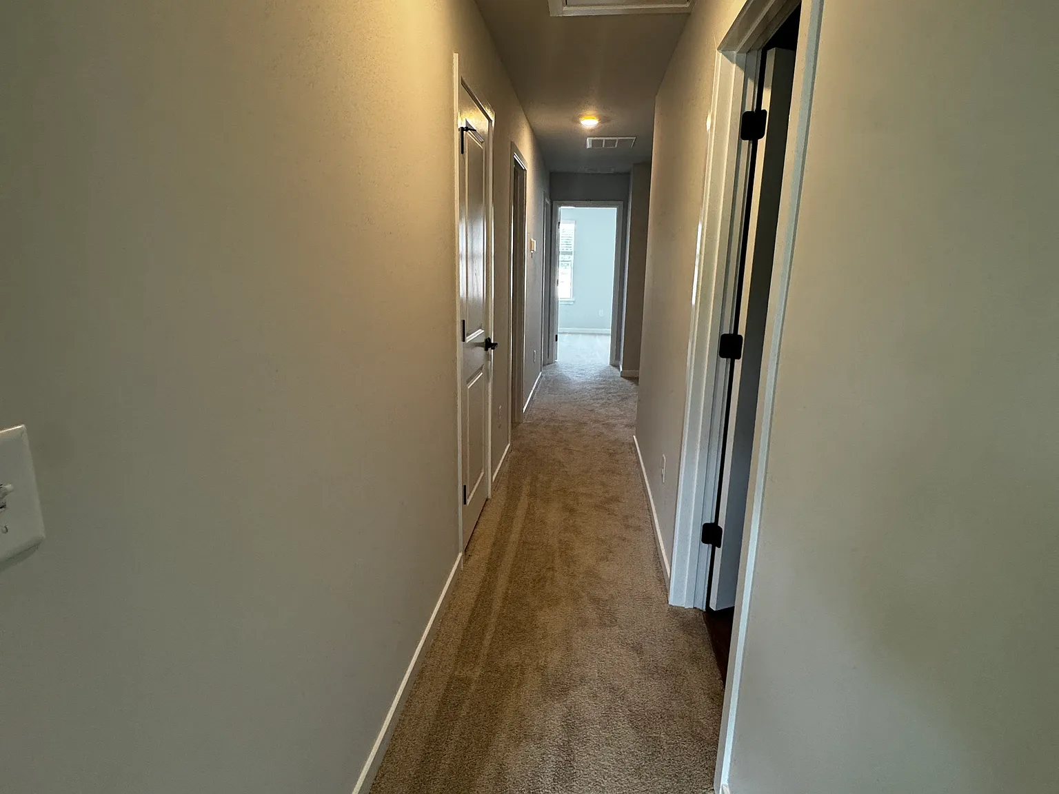 3 bed, 2.5 bath, 2000 sqft, $2,200 — Photo 3