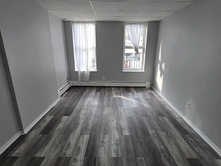 14 Sherman Ave #4 — Photo 5
