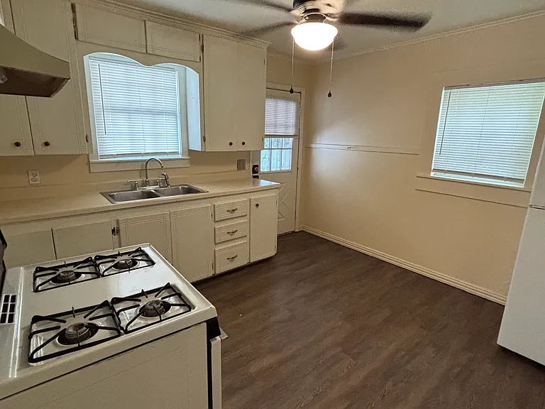 1502 N Delaware Ave — Photo 6
