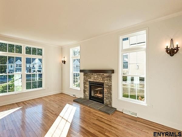 1st image of 5 Ordelia Ln