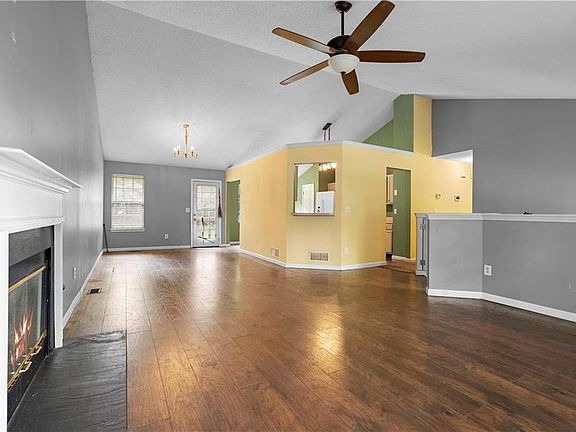 2nd image of 543 Settlers Ridge Ln