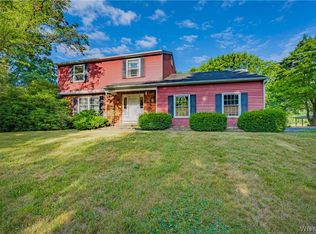 3628 Checkered Tavern Rd, Lockport, NY 14094