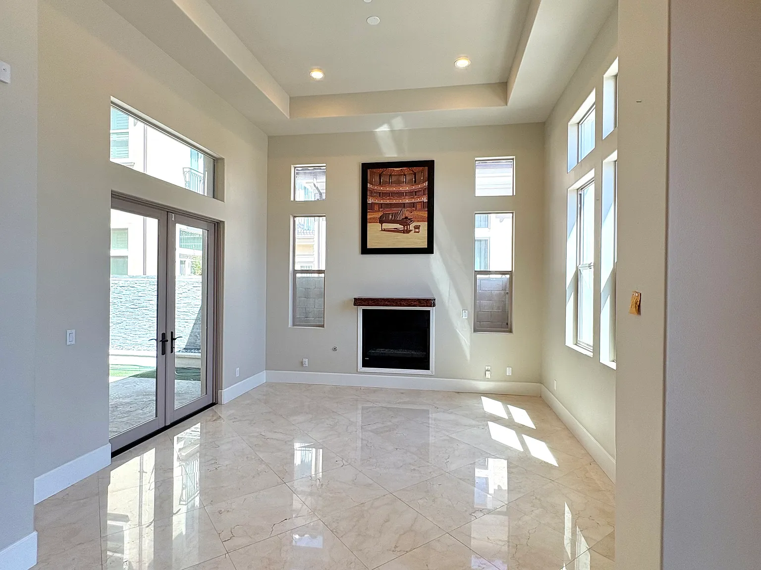 5 bed, 4.5 bath, 4960 sqft, $12,000 — Photo 4
