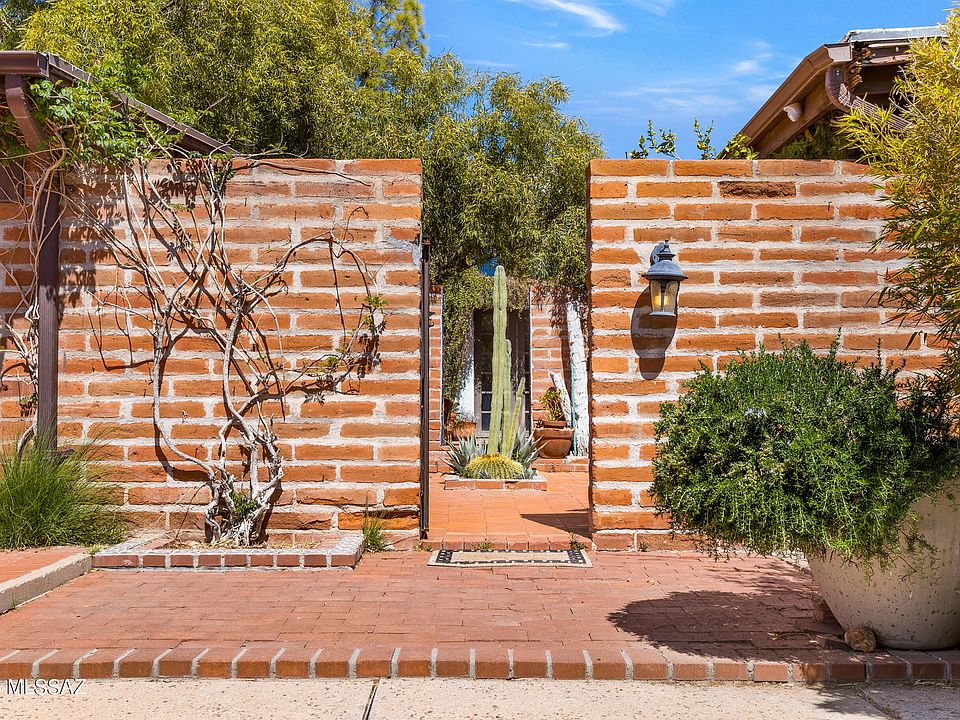 1st image of 1548 N Plaza De Lirios