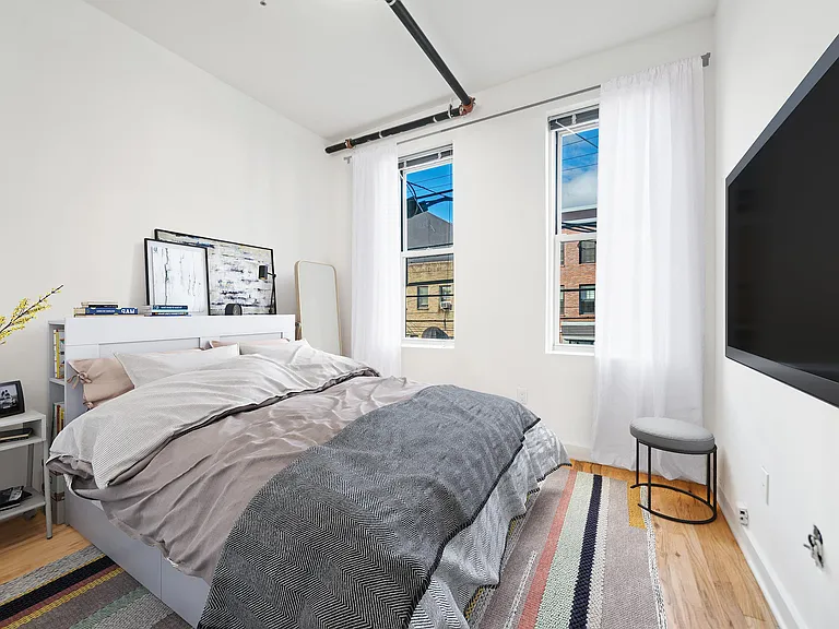 615 Monroe St #7 — Photo 4