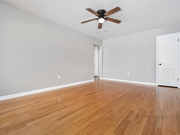 5th image of 1623 W 9th Ave