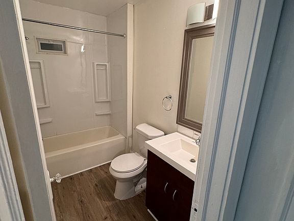 5th image of 14323 Madison Ave #10