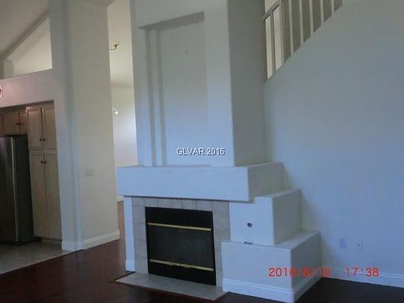 4th image of 320 Tayman Park Ave #0