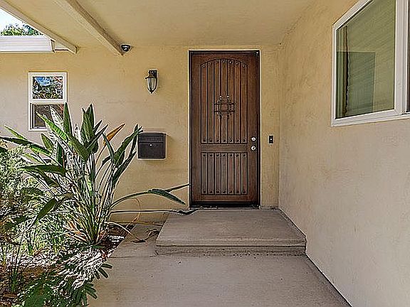 3rd image of 2821 Walton Way