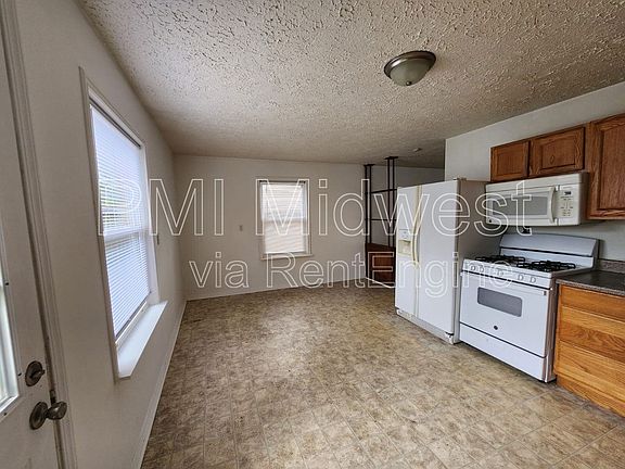4th image of 8412 E 37th Pl