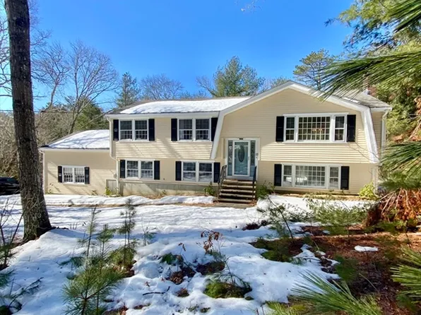 15 Thatcher Rd, Plymouth, MA 02360
