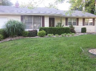 934 Ridge Dr, Warrensburg, MO 64093