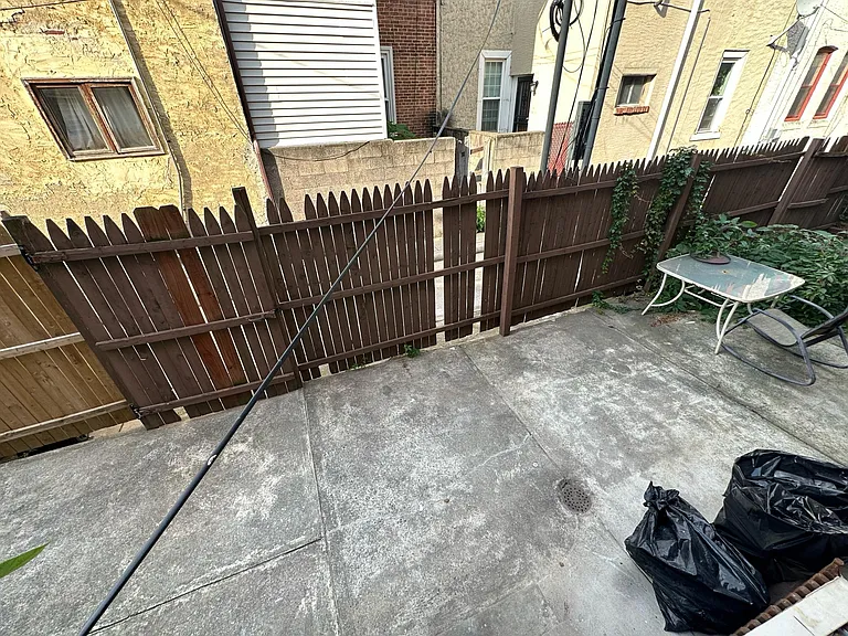 2311 Christian St #1R — Photo 12