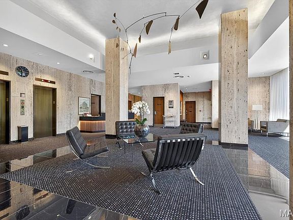 4th image of 4501 Lindell Blvd APT 10B