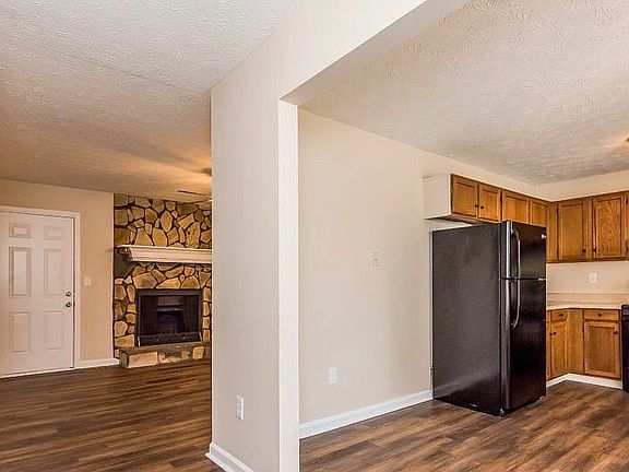3rd image of 6905 Baybridge Dr