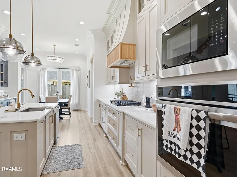 210 Amsterdam Ave — Photo 13