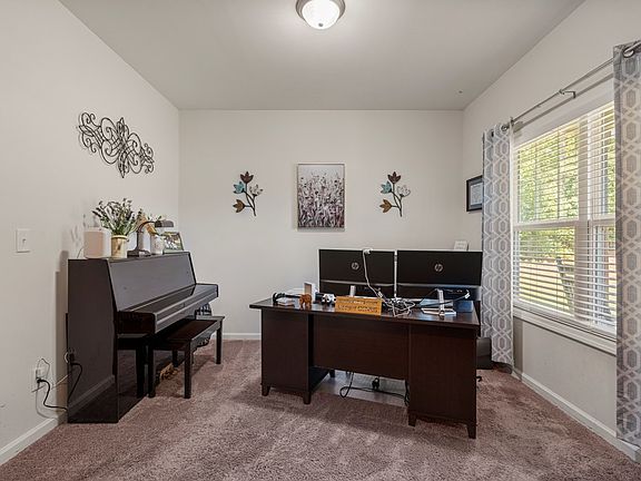 5th image of 209 Marsh Rd