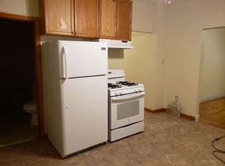 39 Burtt St FLOOR 1, Lowell, MA 01851