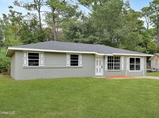 2236 Woodside Dr, Gautier, MS 39553