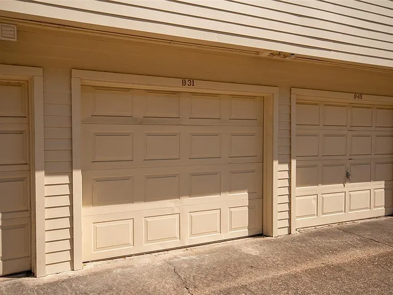 2425 Holly Hall St #31 — Photo 7