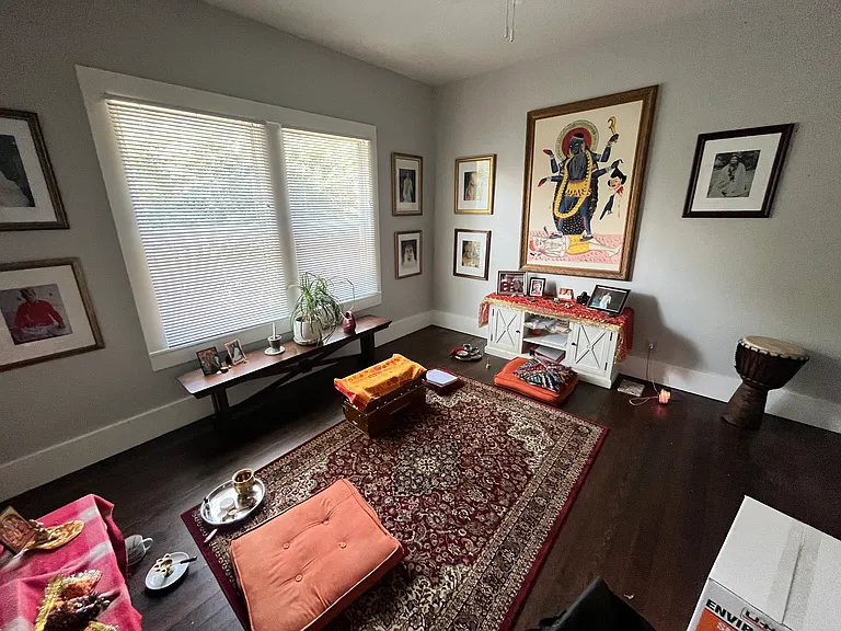219 Bryan St — Photo 9