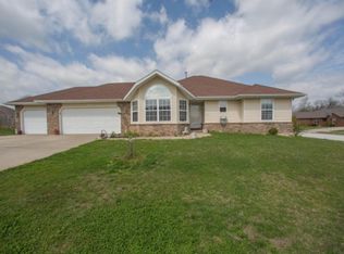 735 S Quade Rd, Springfield, MO 65802