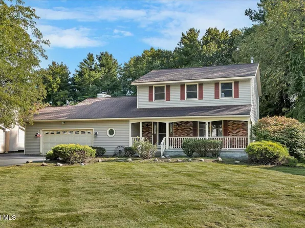 261 Autumn Run, Schenectady, NY 12306