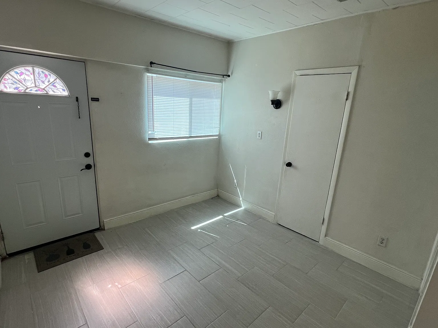 Studio, 500 sqft, $895 — Photo 3